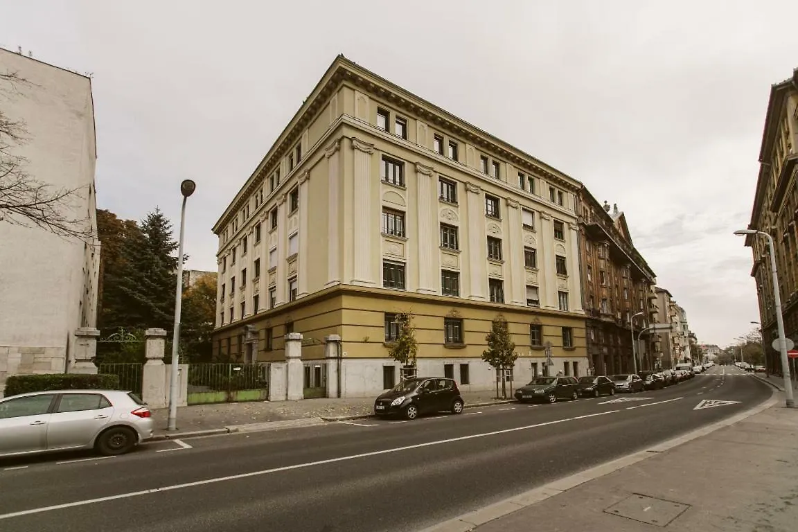 Luxury Apartment View On To The Castle Budapest